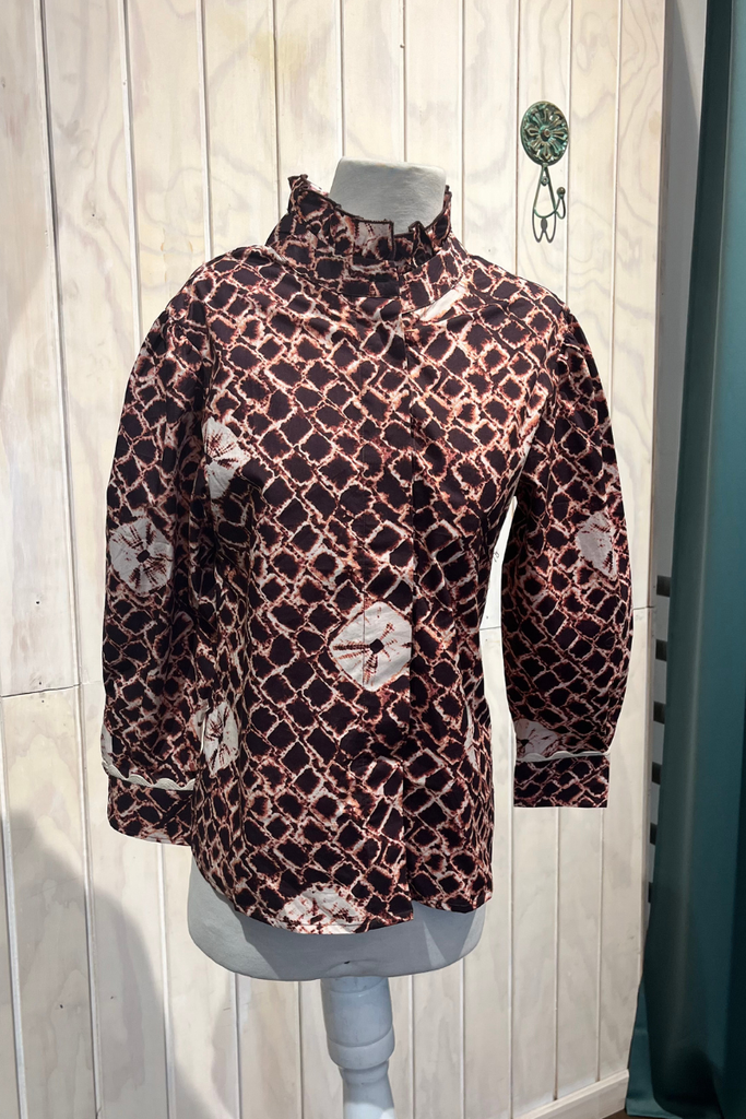 BLUSA MANGA LARGA CAFÉ CON BOTONES TALLA S