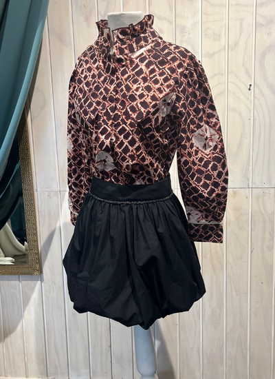 BLUSA MANGA LARGA CAFÉ CON BOTONES TALLA S
