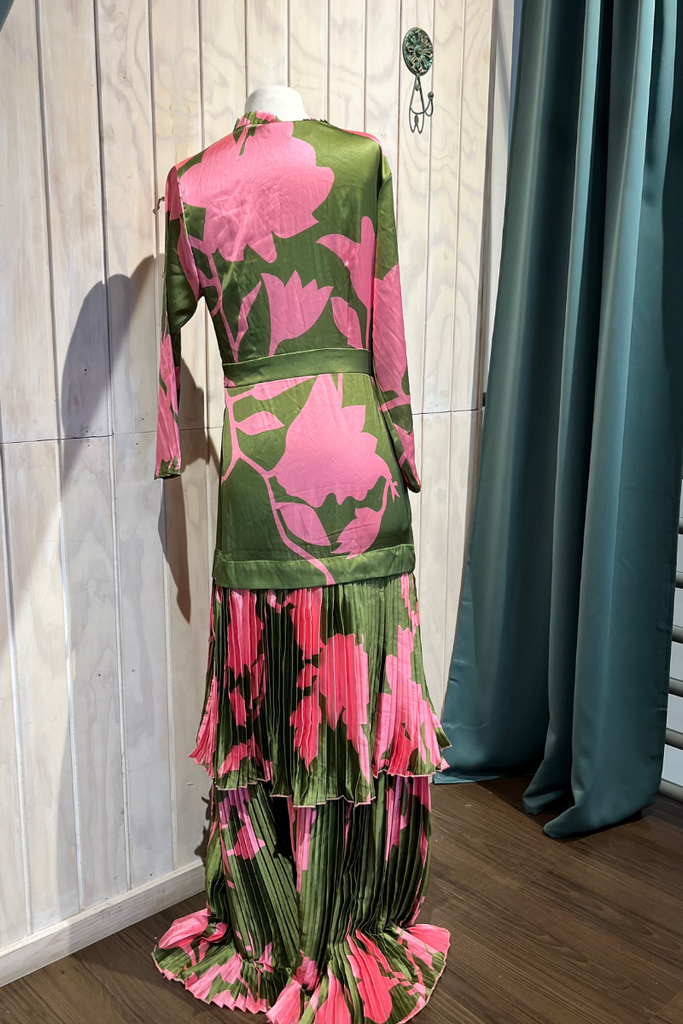VESTIDO MAXI VERDE CON FLORES ROSADAS MANGA LARGA TALLA XS/S