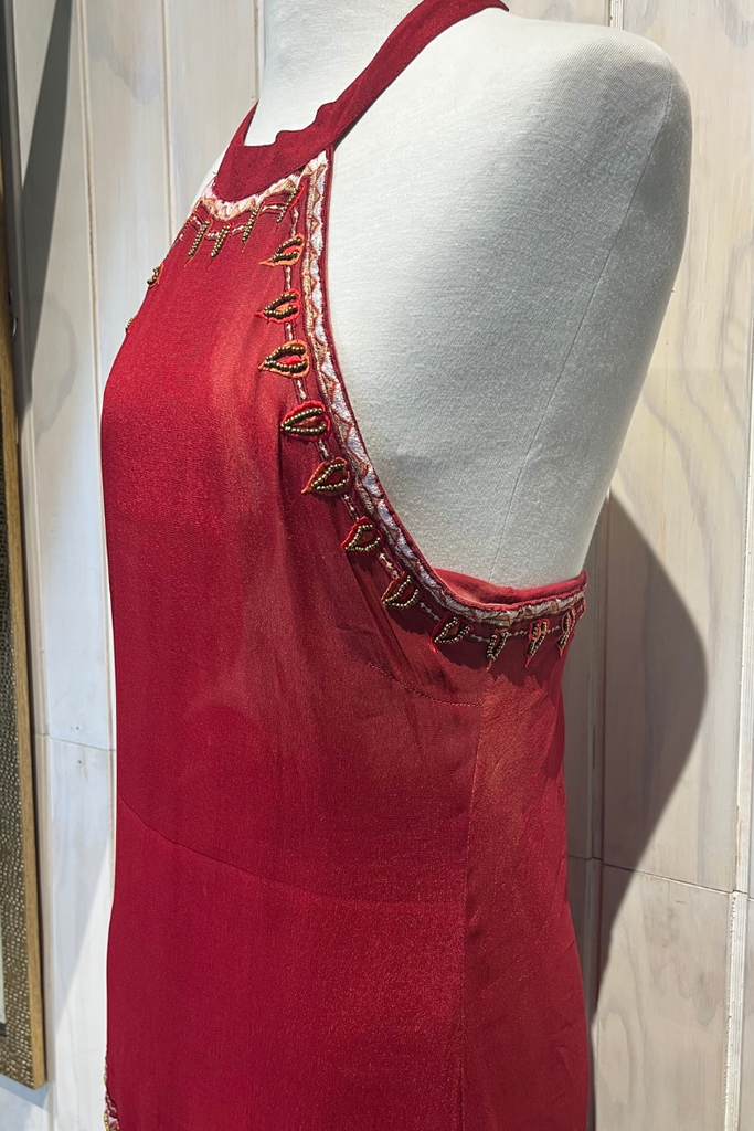 VESTIDO MINI ROJO CON MOSTACILLOS TALLA XS (DETALLES AL COSTADO)