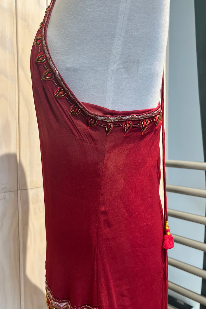 VESTIDO MINI ROJO CON MOSTACILLOS TALLA XS (DETALLES AL COSTADO)