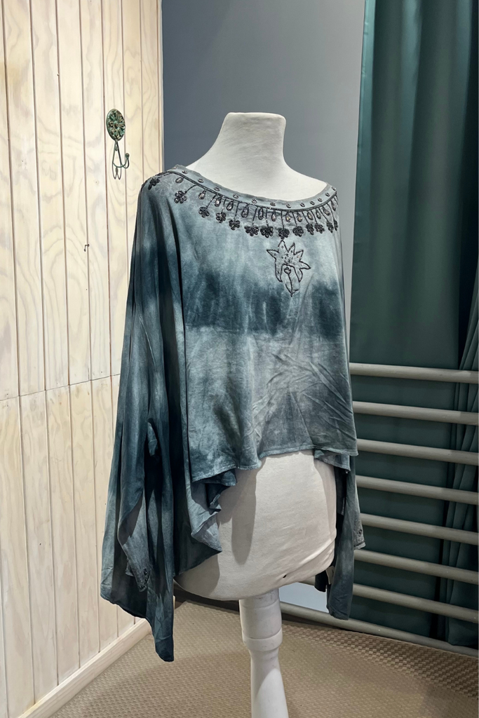 CAPA CON MANGAS DEGRADE AZUL TALLA S/M